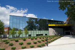 Toits Vertige. Installation de toitures végétalisées pour plusieurs bâtisses municipales.